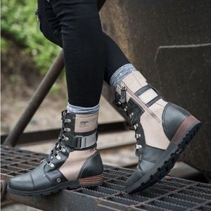 Sz 9 Sorel Major Carlie Lace Up Boots